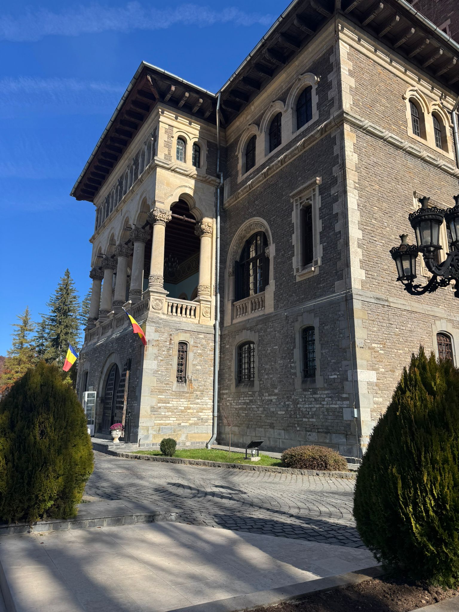 'Castelul Cantacuzino prin ochii unui basarabean' de Vlad Bilețchi